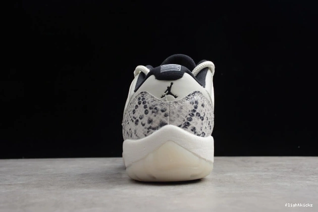 Jordan CD6846-002 Snake 11 SE Bone Low Light Air 0912
